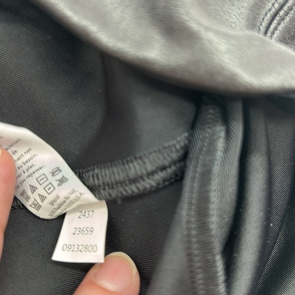 Spanx Faux Leather Leggings Women's Small Black Metallic Slimming Shaping - Picture 10 of 10